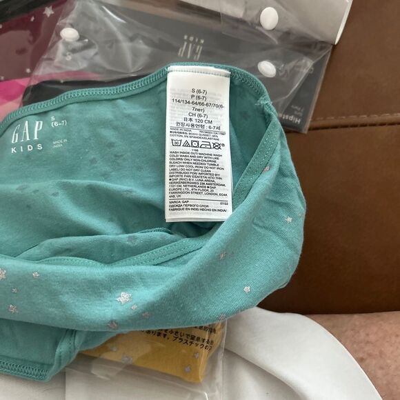 New GAP kids Star Print Hipster Panties - Multicolor Set - Picture 4 of 4
